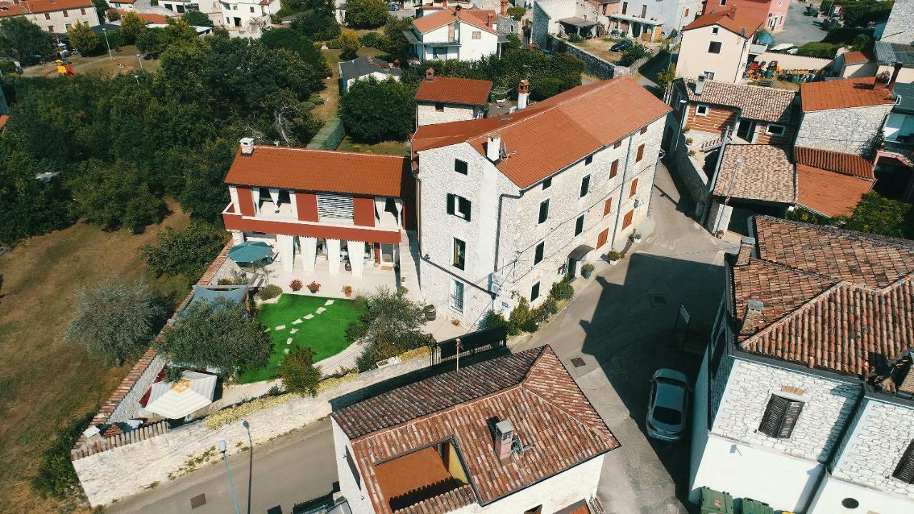 Apartments Casa Garibaldi Brtonigla Exterior foto